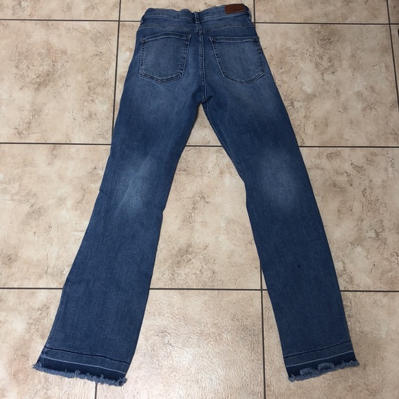 Women’s Express Frayed Blue Denim Pants 🌸 - Picture 8 of 14